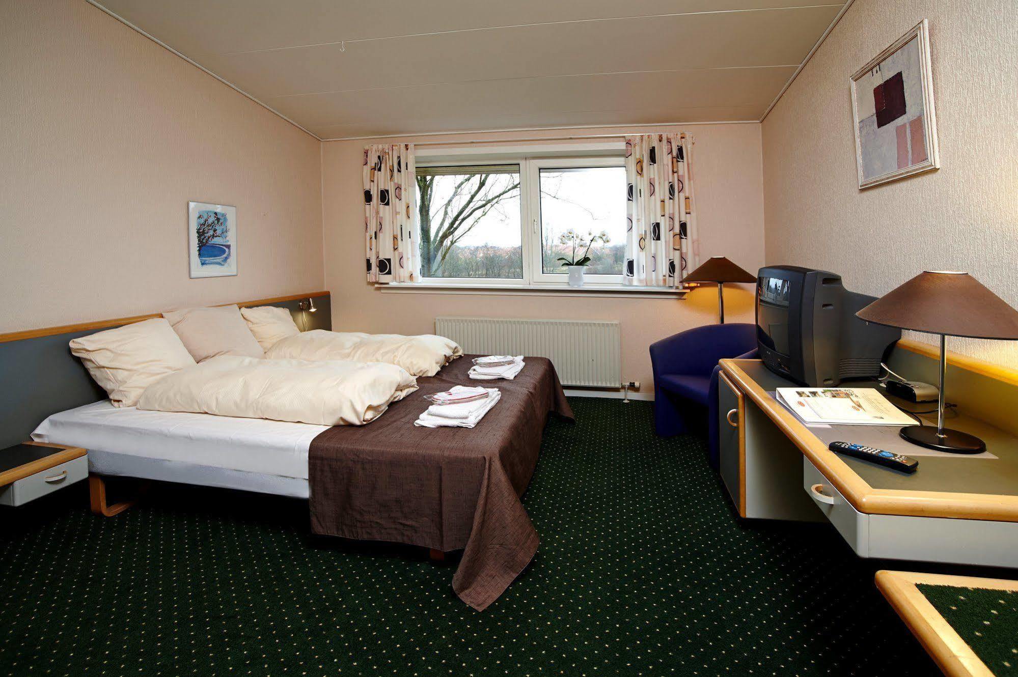 Hotel Vissenbjerg Storkro Ngoại thất bức ảnh